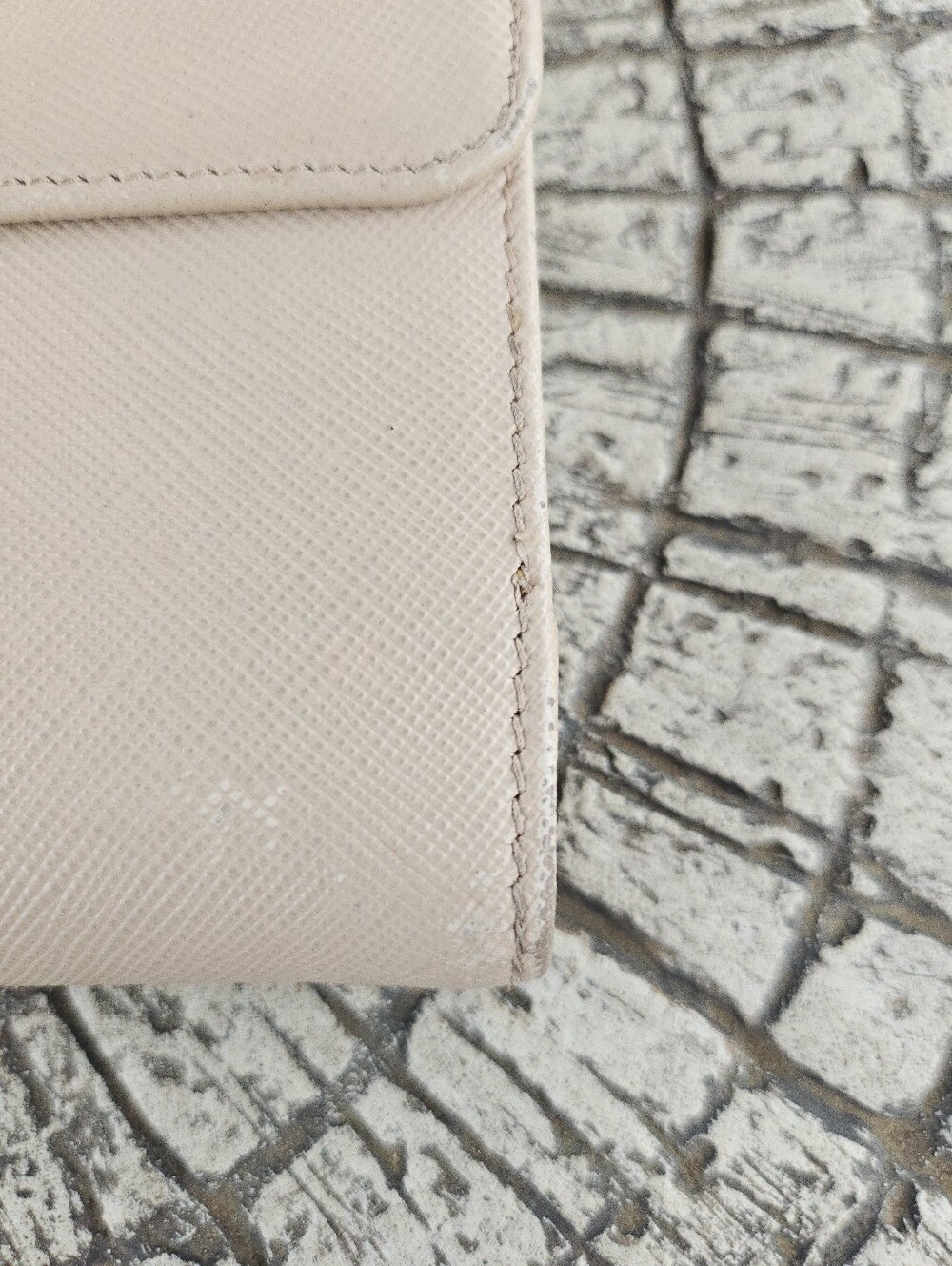 Prada Flesh Beige Textured Saffiano Bi Fold Long Wallet Credit Card Holder - Picture 4 of 16